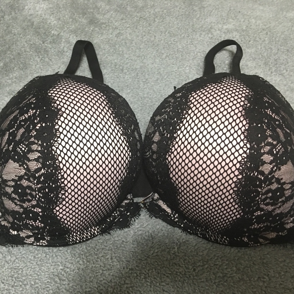 Bombshell Plunge 38D Black Victoria Secret Bra